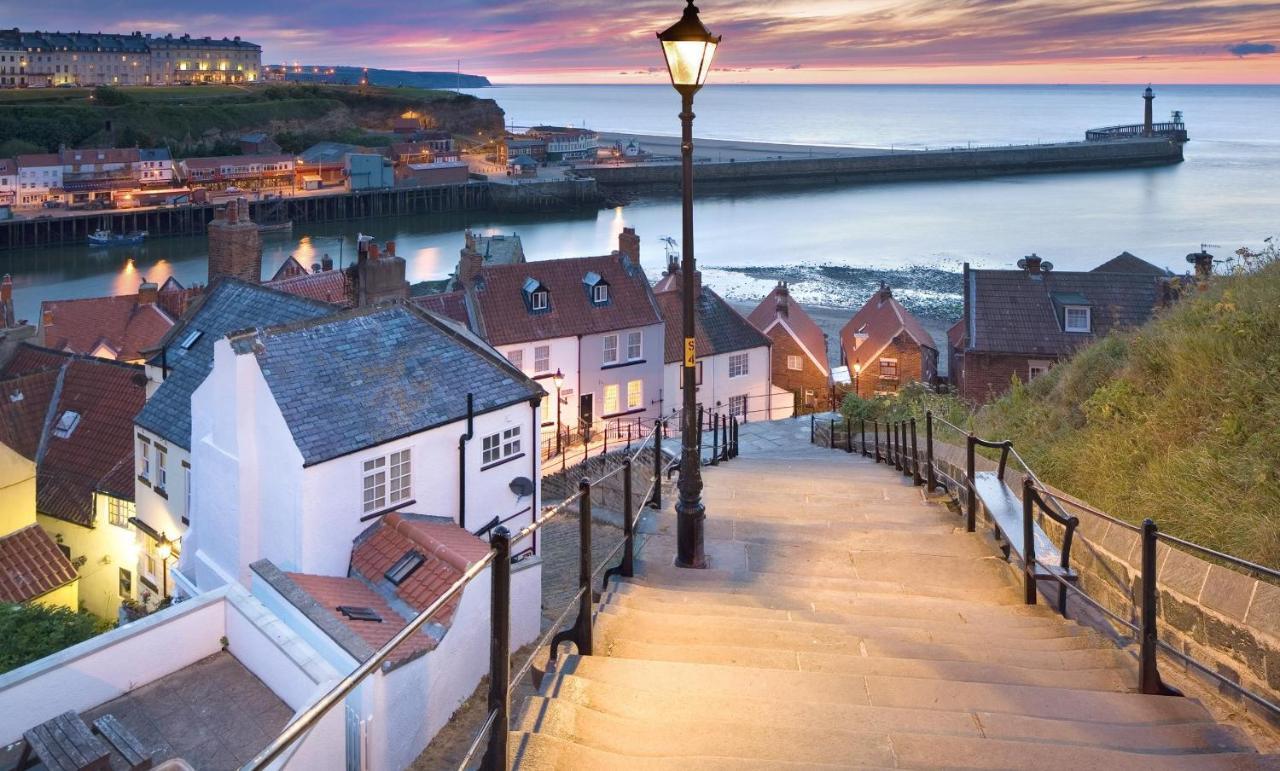 Stowaways Loft Appartement Whitby Buitenkant foto